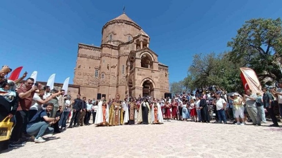 Ուխտագնացութիւն դէպի Աղթամար