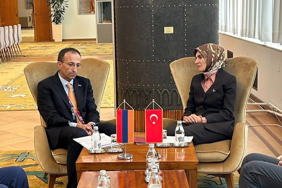 Արսեն Թորոսյանը հանդիպել է Թուրքիայի ընտանիքի և սոցիալական ծառայությունների նախարարի հետ