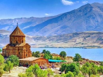 Թուրք մասնագետ. «Վանի հայկական մշակութային արժեքները մեկը մյուսի հետևից ոչնչանում են»