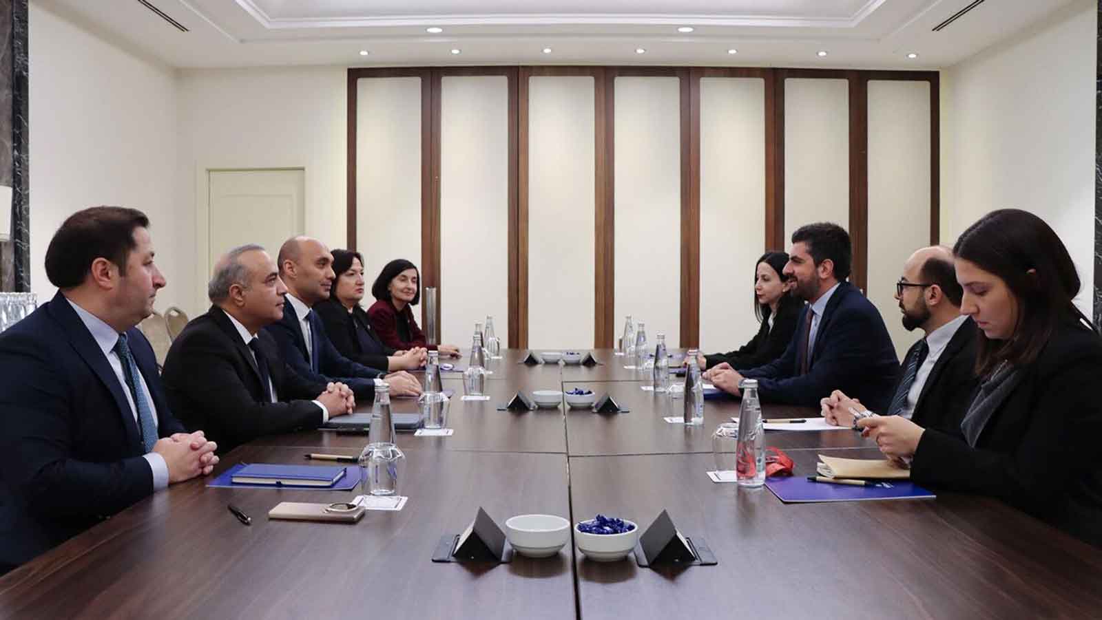 Պոլսոյ մէջ հանդիպած են ԵԱՀԿ-ի խորհրդարանական վեհաժողովի Հայաստանի եւ Ազրպէյճանի պատուիրակութիւնները