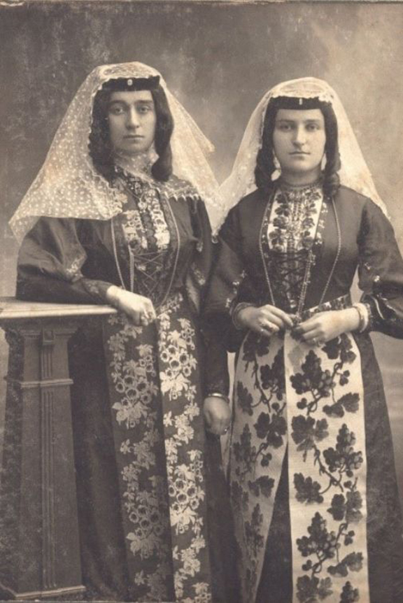 Հայ կինը՝ անցեալէն մինչեւ այսօր