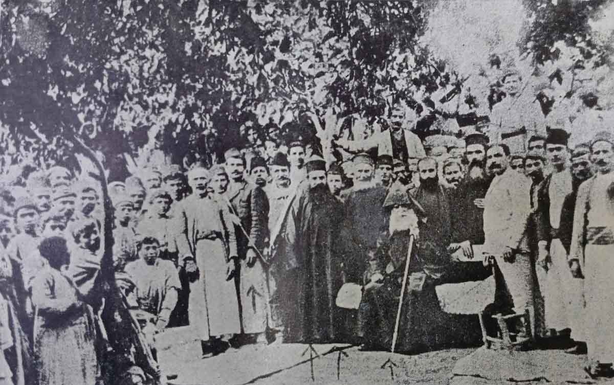 Սահակ Բ. կաթողիկոս Քեսապի մէջ. Սահակեան եւ աղջկանց դպրոցներու կառուցում