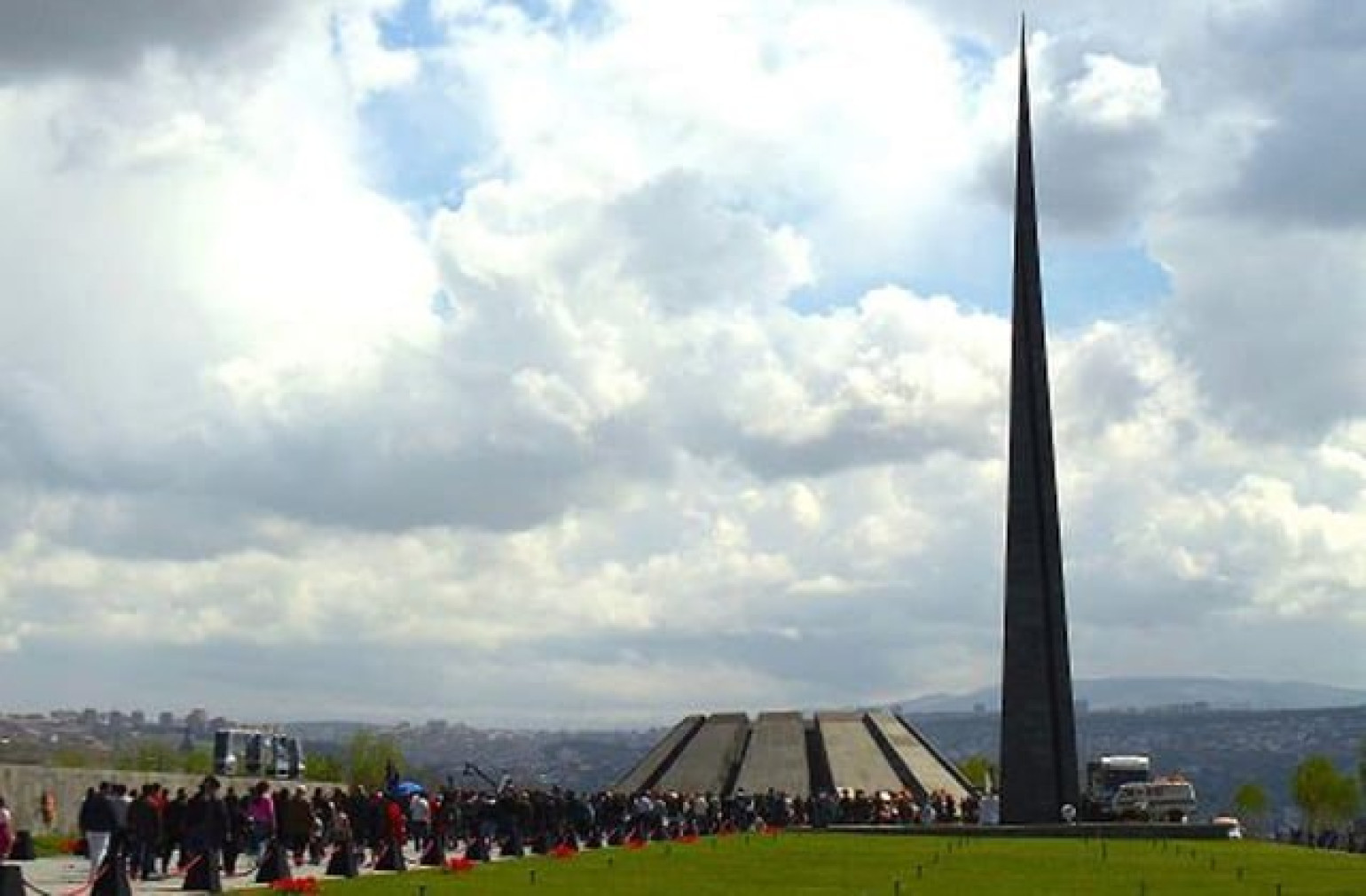 Ապրիլի 24-ին կկազմակերպվի այցելուների անվճար փոխադրում Ծիծեռնակաբերդի հուշահամալիր