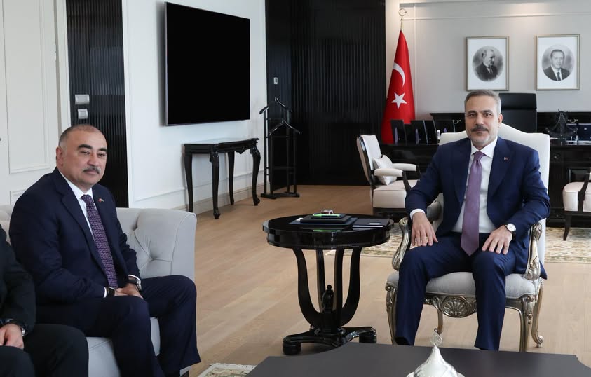 Թուրքիայի ԱԳ նախարարը հանդիպել է Անկարայում Ադրբերջանի դեսպանի հետ