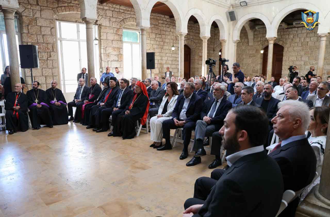«Ցեղասպանութենէն մինչեւ սրբութեան փառքը». «Կենաց ծառ» յուշակոթողը Ճիւնիի սրտին մէջ նուիրատուութեամբ տէր եւ տիկին Սարգիս եւ Ժիւլի Պուտագեանի