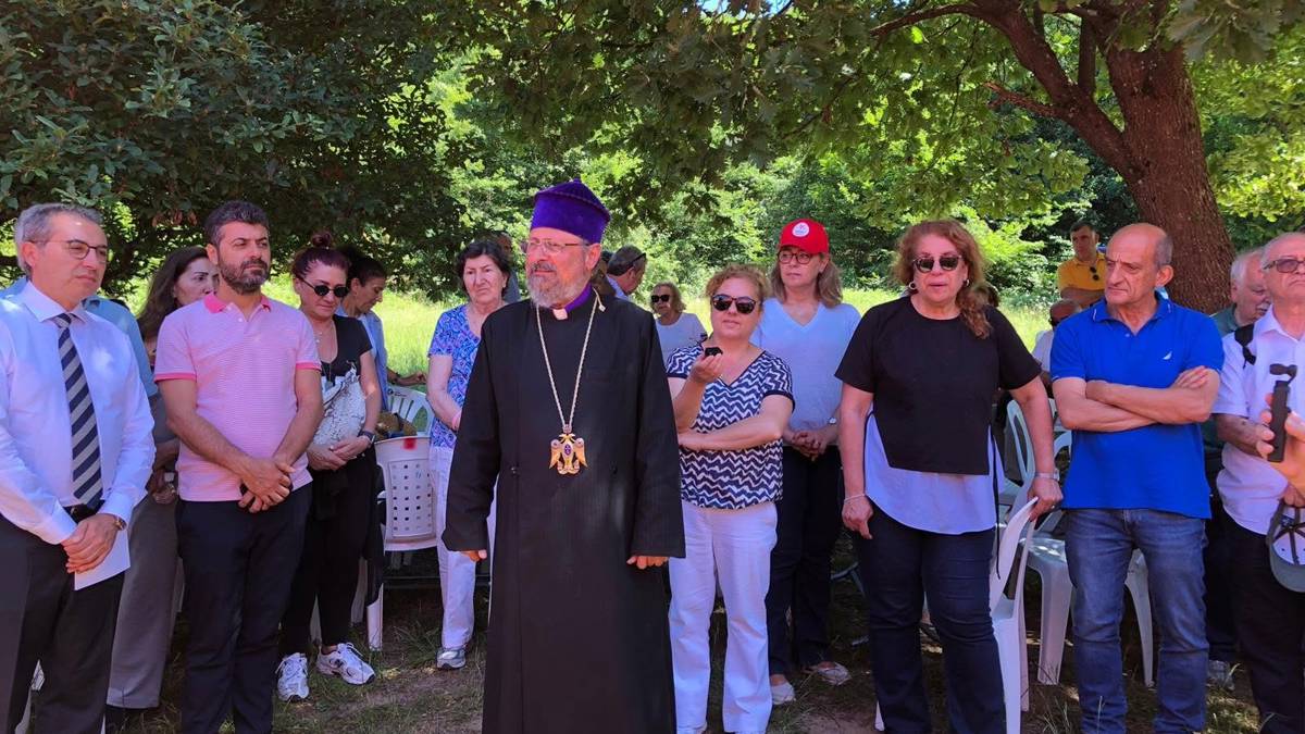 Ուխտագնացութիւններ՝ բեռցուած անցեալի յիշատակներով