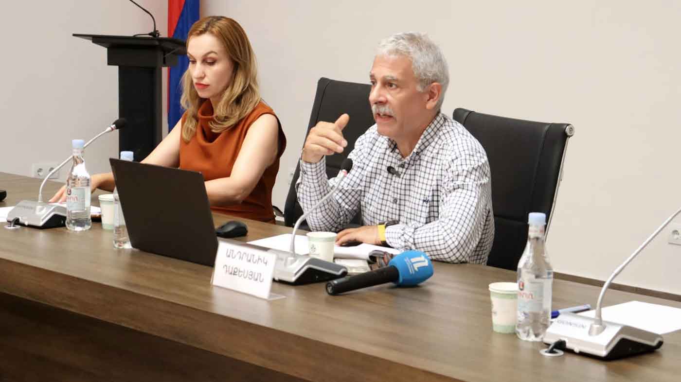 «Յիշողութեան պահապաններ» խորագիրով բանախօսութիւններու շարքին հանդիպում` դոկտոր Անդրանիկ Տաքեսեանի հետ