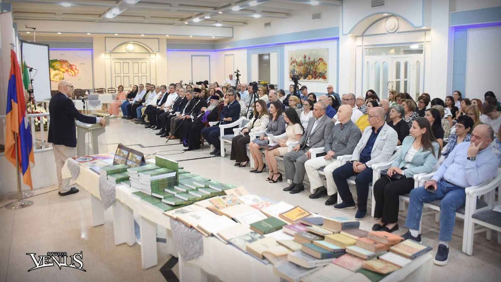 Լեւոն Շառոյեանի «Հայ գիրի եւ մշակոյթի տարօնցի սպասաւորներ» գիրքին շնորհահանդէսը